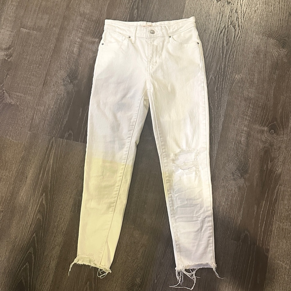 Levi's 721 High Rise Skinny Stylish White Distressed Women Jeans Size 26